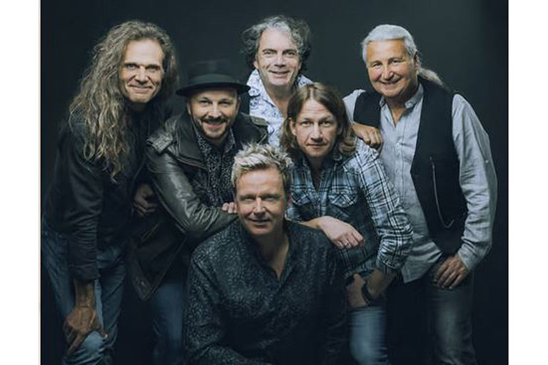 Domstürmer, Räuber und Bläck Fööss live! Domstürmer, Räuber und Bläck Fööss live!